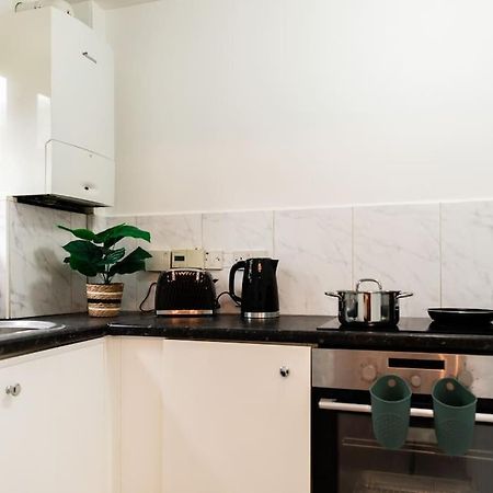 Cosy Decorated Flat In Tonbridge Apartment Ngoại thất bức ảnh