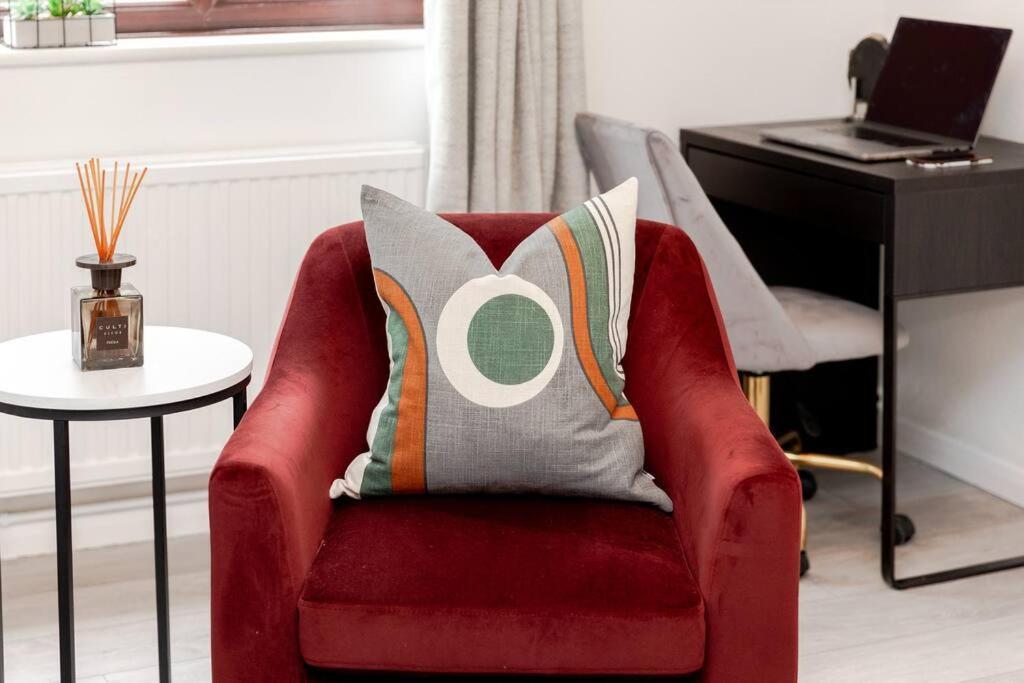 Cosy Decorated Flat In Tonbridge Apartment Ngoại thất bức ảnh