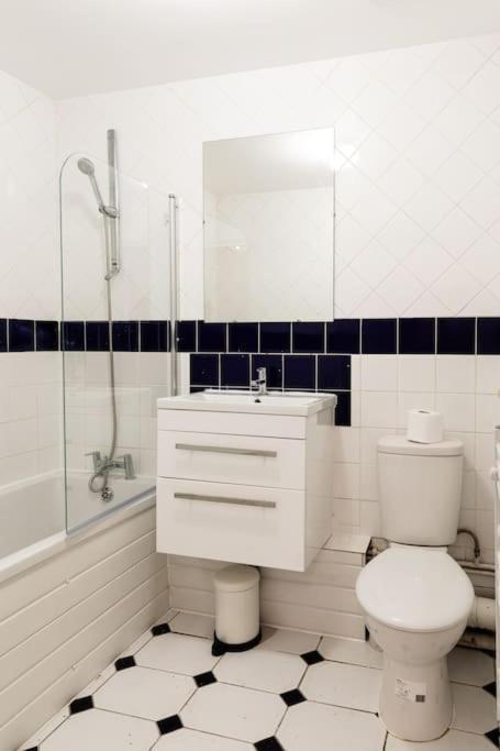 Cosy Decorated Flat In Tonbridge Apartment Ngoại thất bức ảnh